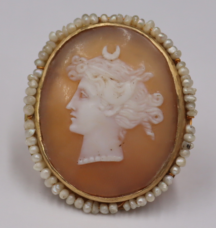 JEWELRY. ANTIQUE CARVED CAMEO AND
