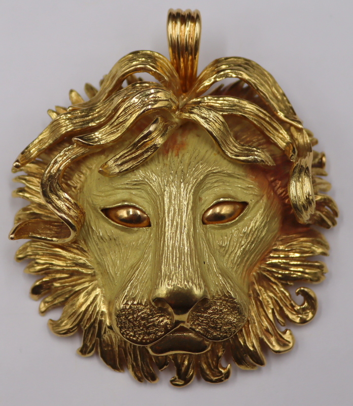 JEWELRY. LARGE 18KT GOLD LION'S