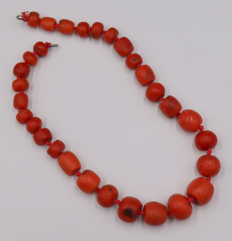 JEWELRY. GRADUATED CARVED CORAL