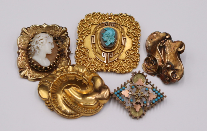 JEWELRY. (3) VICTORIAN GOLD BROOCHES.