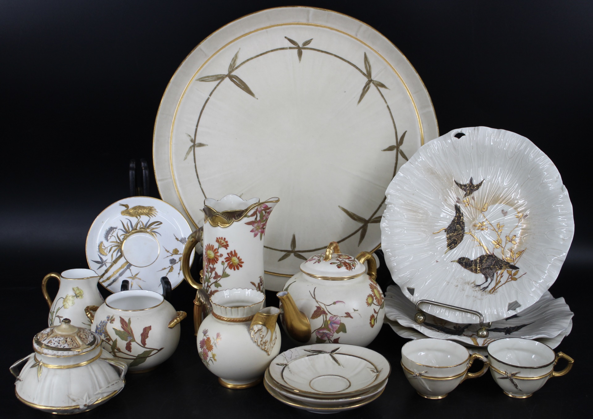 ROYAL WORCESTER PARTIAL TEA SERVICE 3b7e13