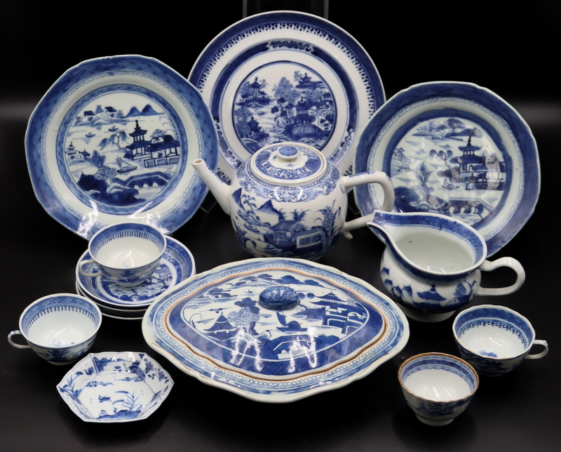 COLLECTION OF CHINESE BLUE AND