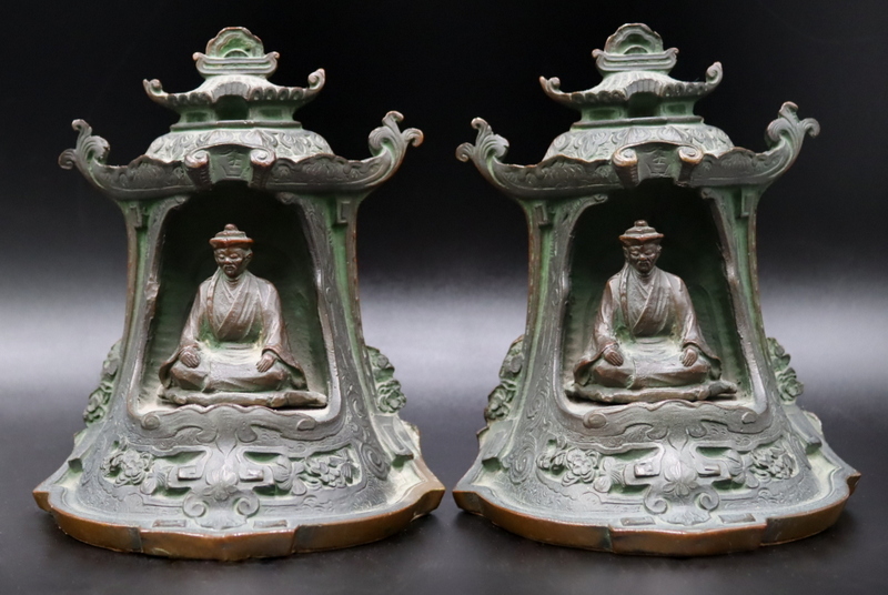 PAIR OF BRONZE ORIENTALIST BOOKENDS.