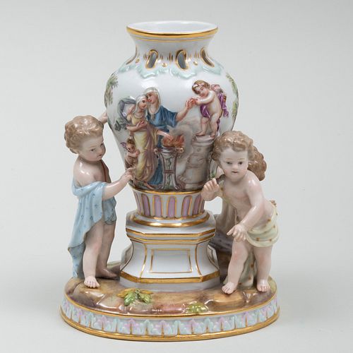 MEISSEN PORCELAIN FIGURE GROUP 3b802a