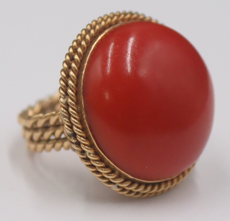 JEWELRY. 18KT GOLD AND RED CORAL