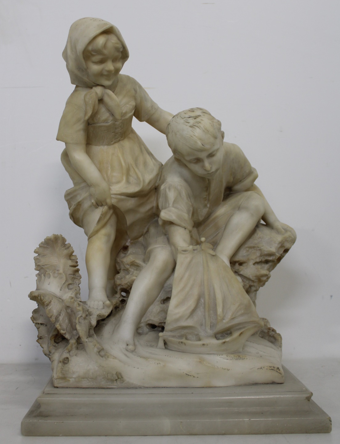 AN ANTIQUE MARBLE SCULPTURE OF
