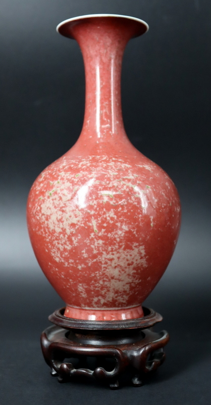 CHINESE PEACHBLOOM GLAZED VASE.