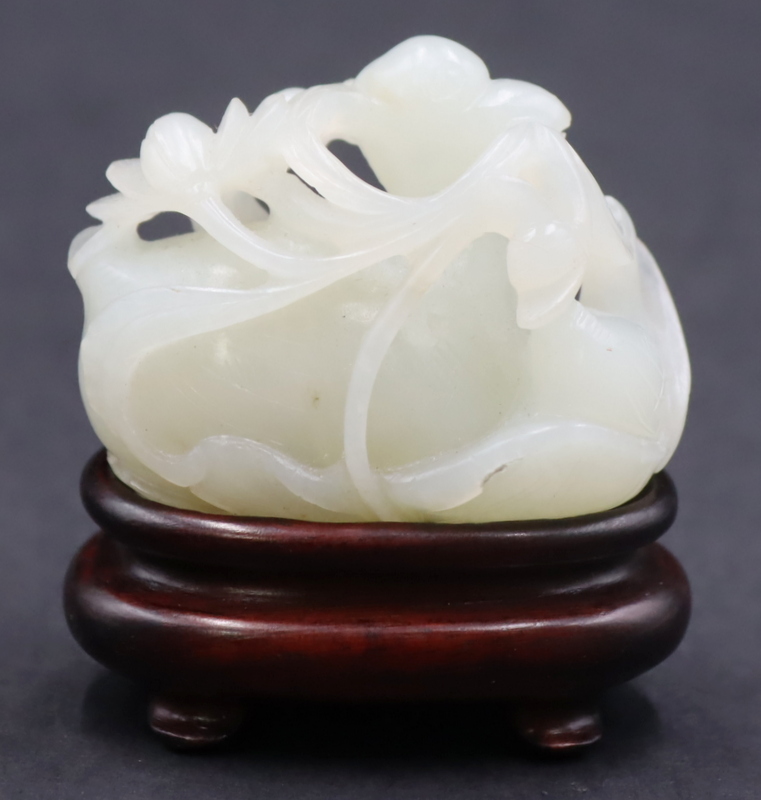 19TH C CHINESE CARVED JADE DUCK