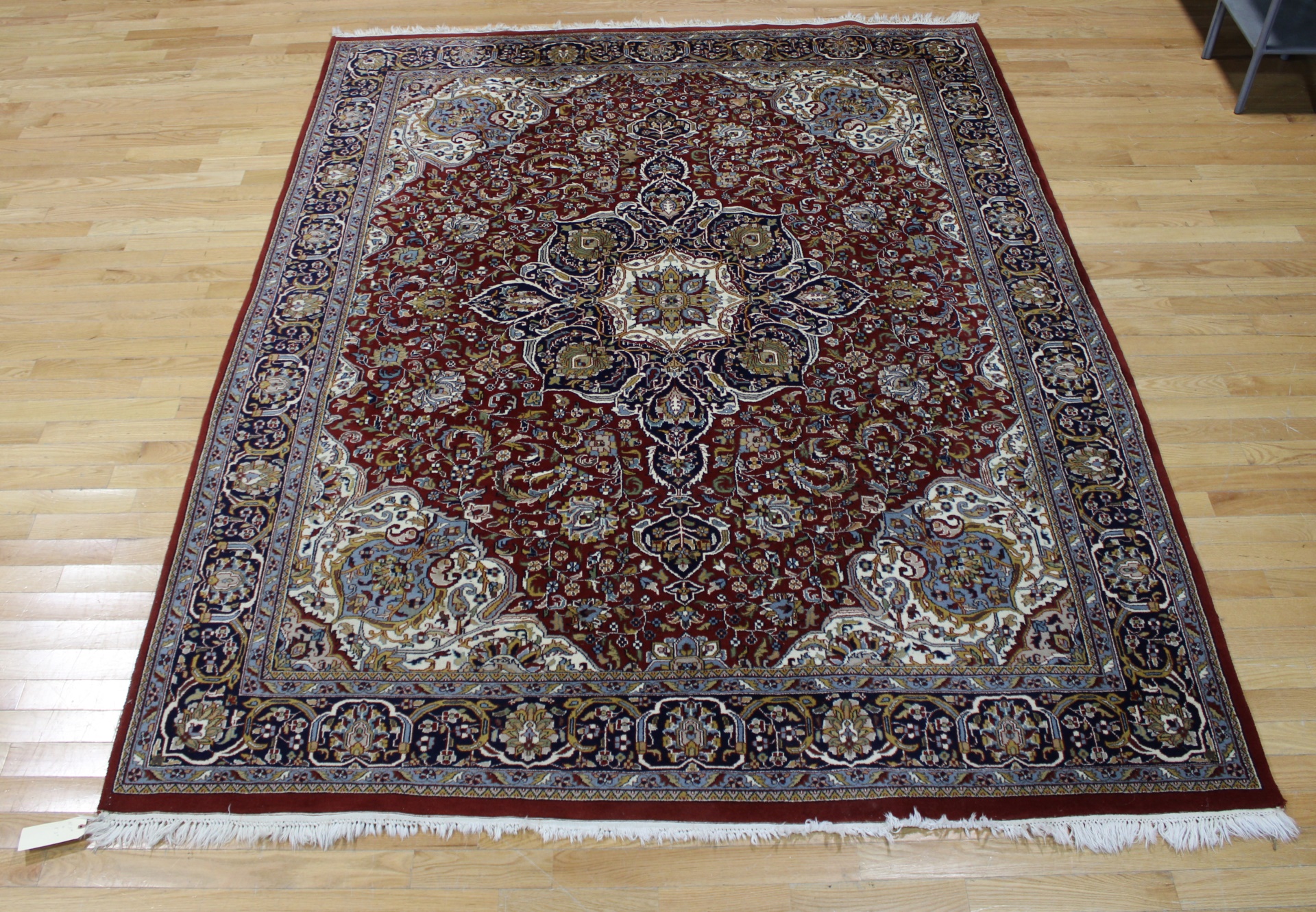 VINTAGE AND FINELY HAND WOVEN CARPET  3b81fc