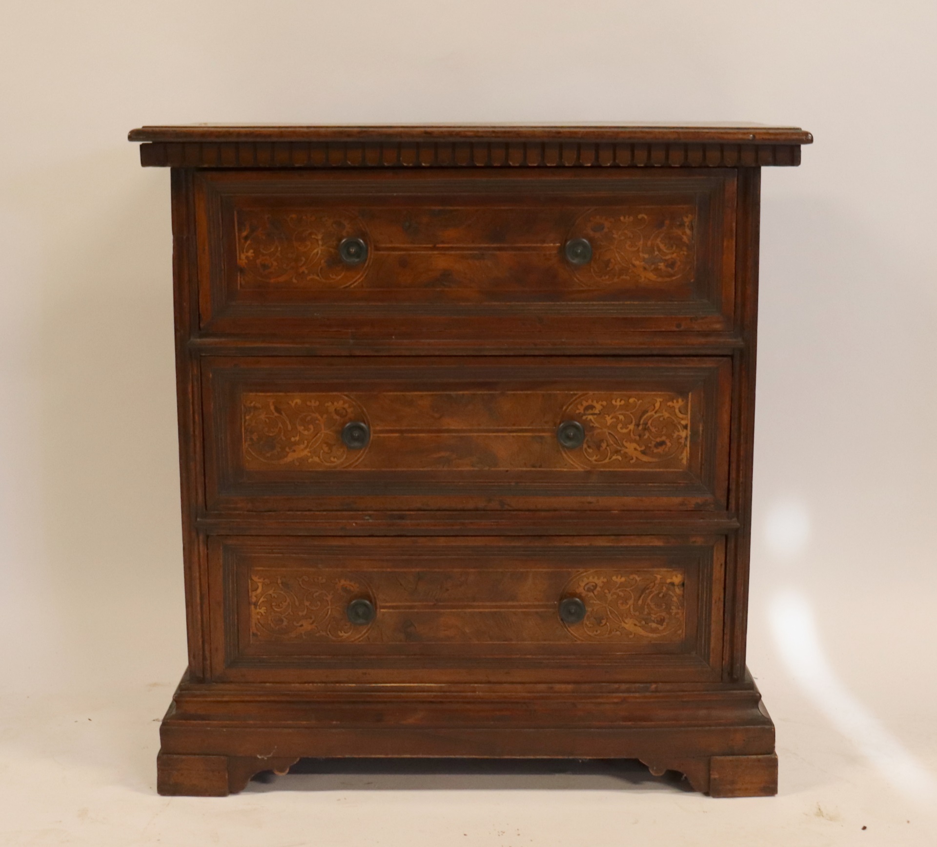 18TH CENTURY INLAID ITALIAN WALNUT