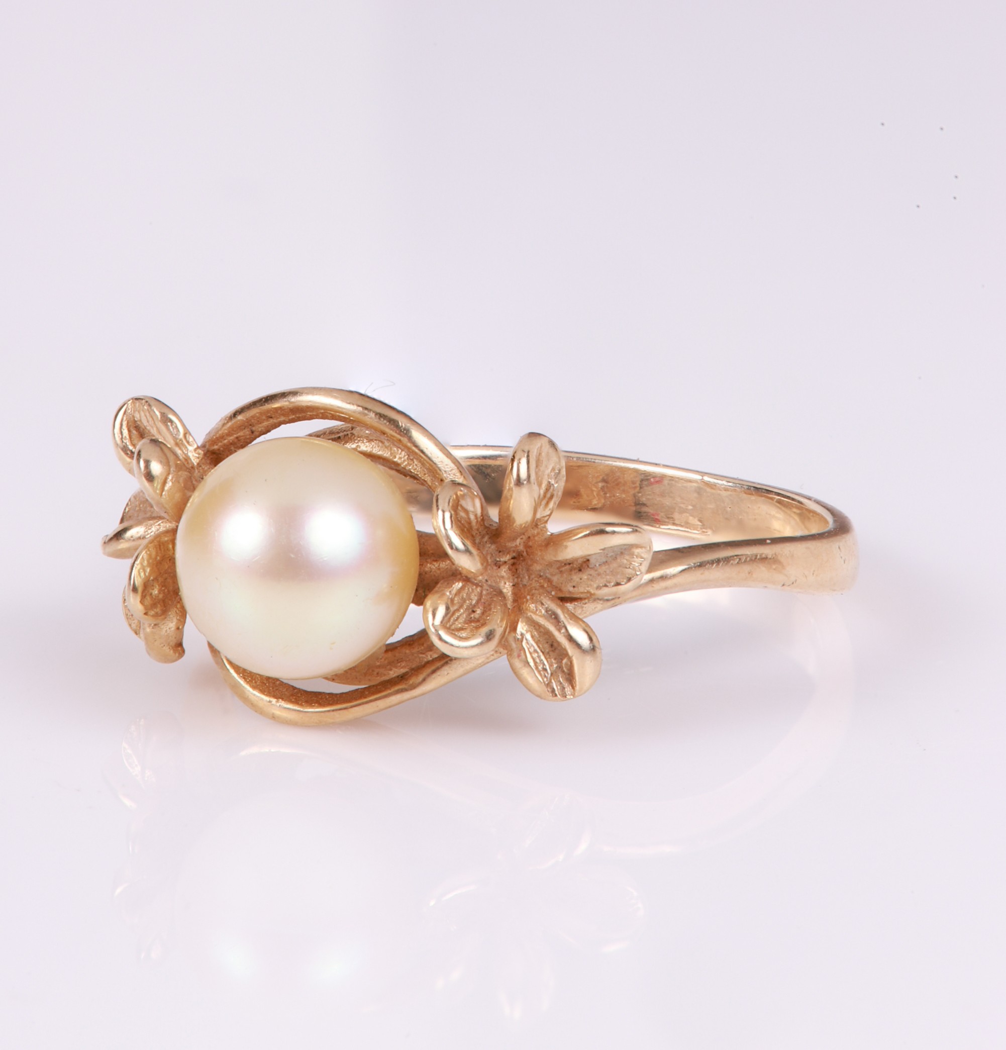 14K yellow gold pearl and flower