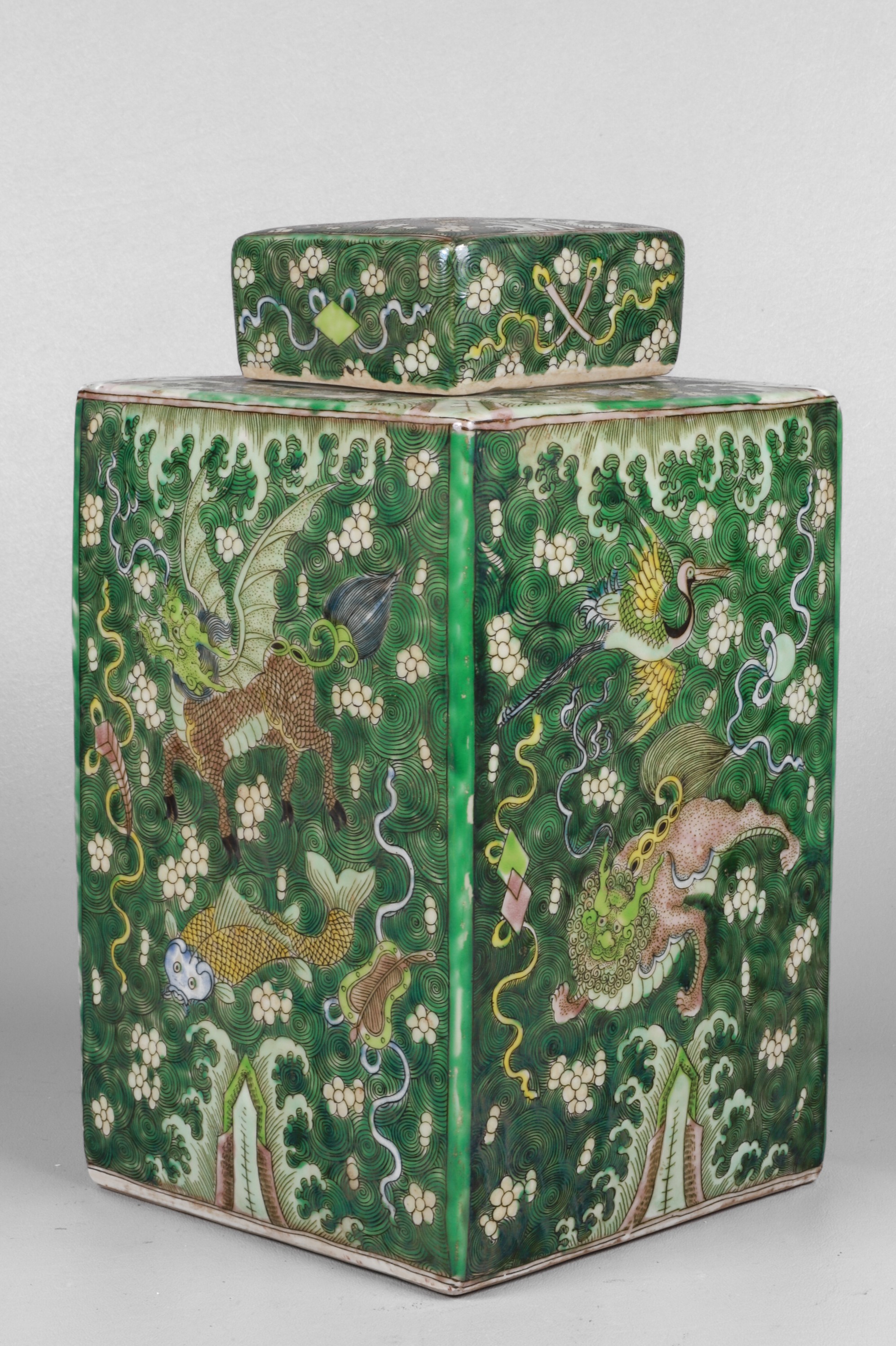 Chinese porcelain famille verte 3b5bee