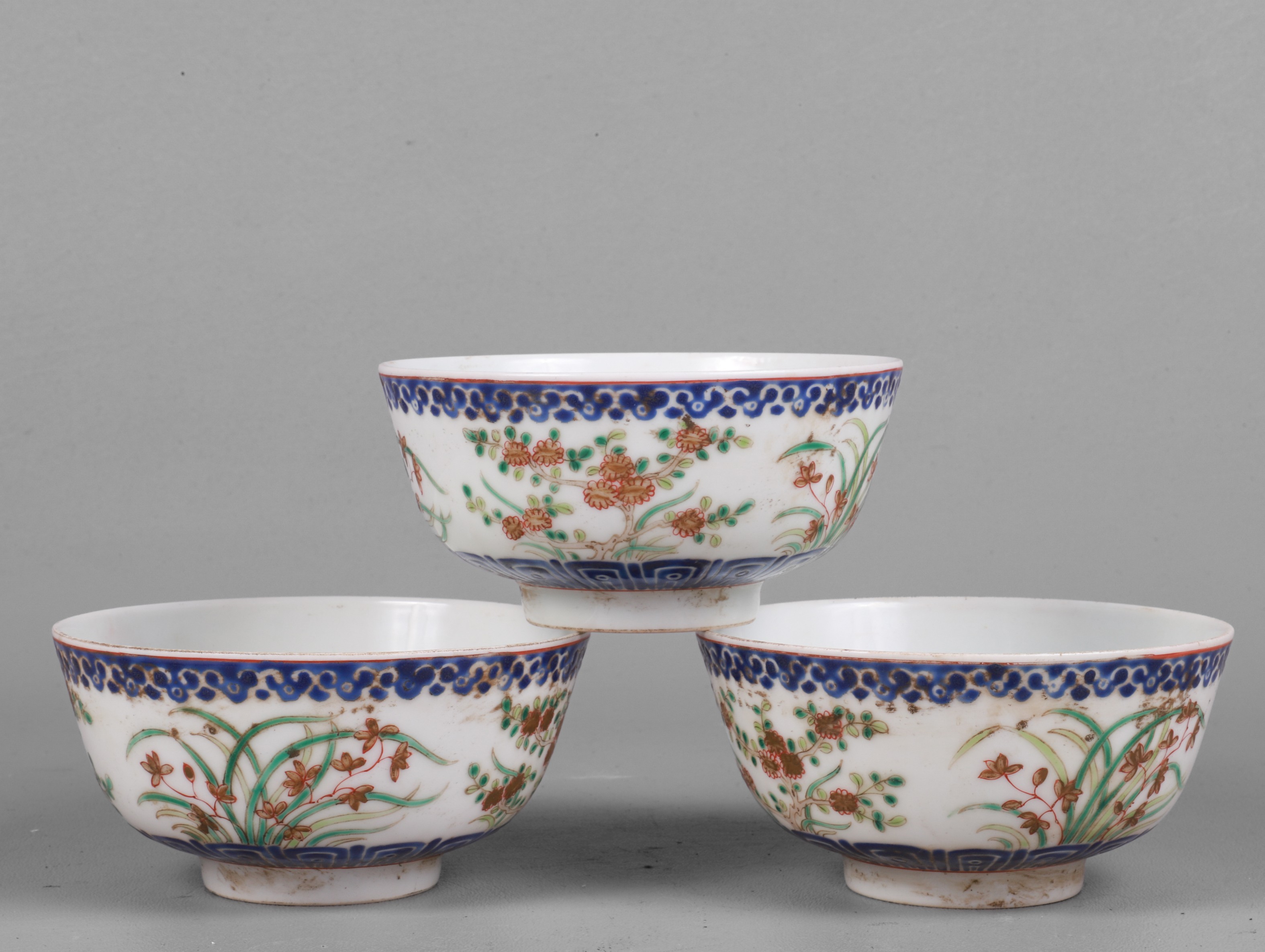 (3) Chinese porcelain bowls, floral