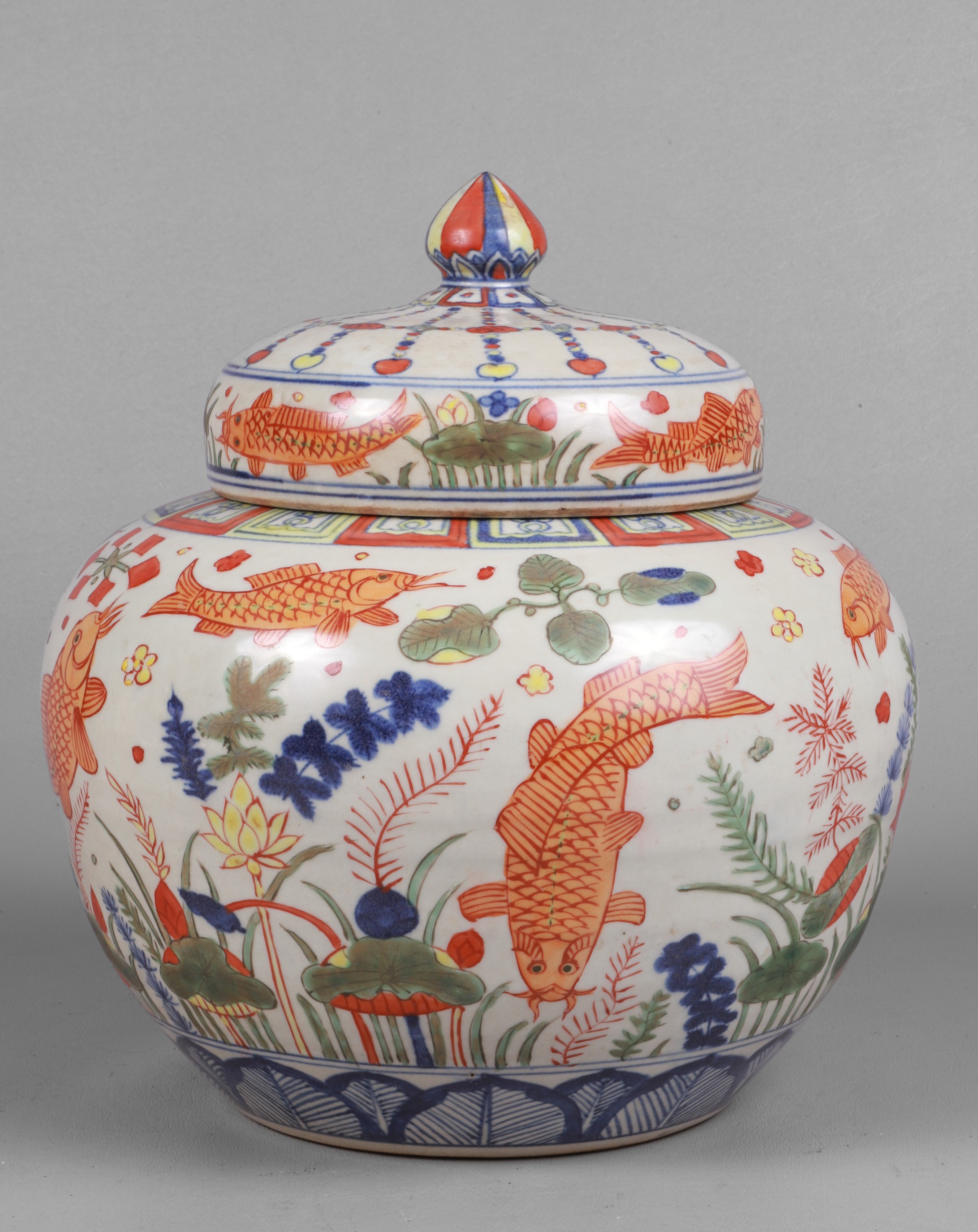 Chinese wucai porcelain covered