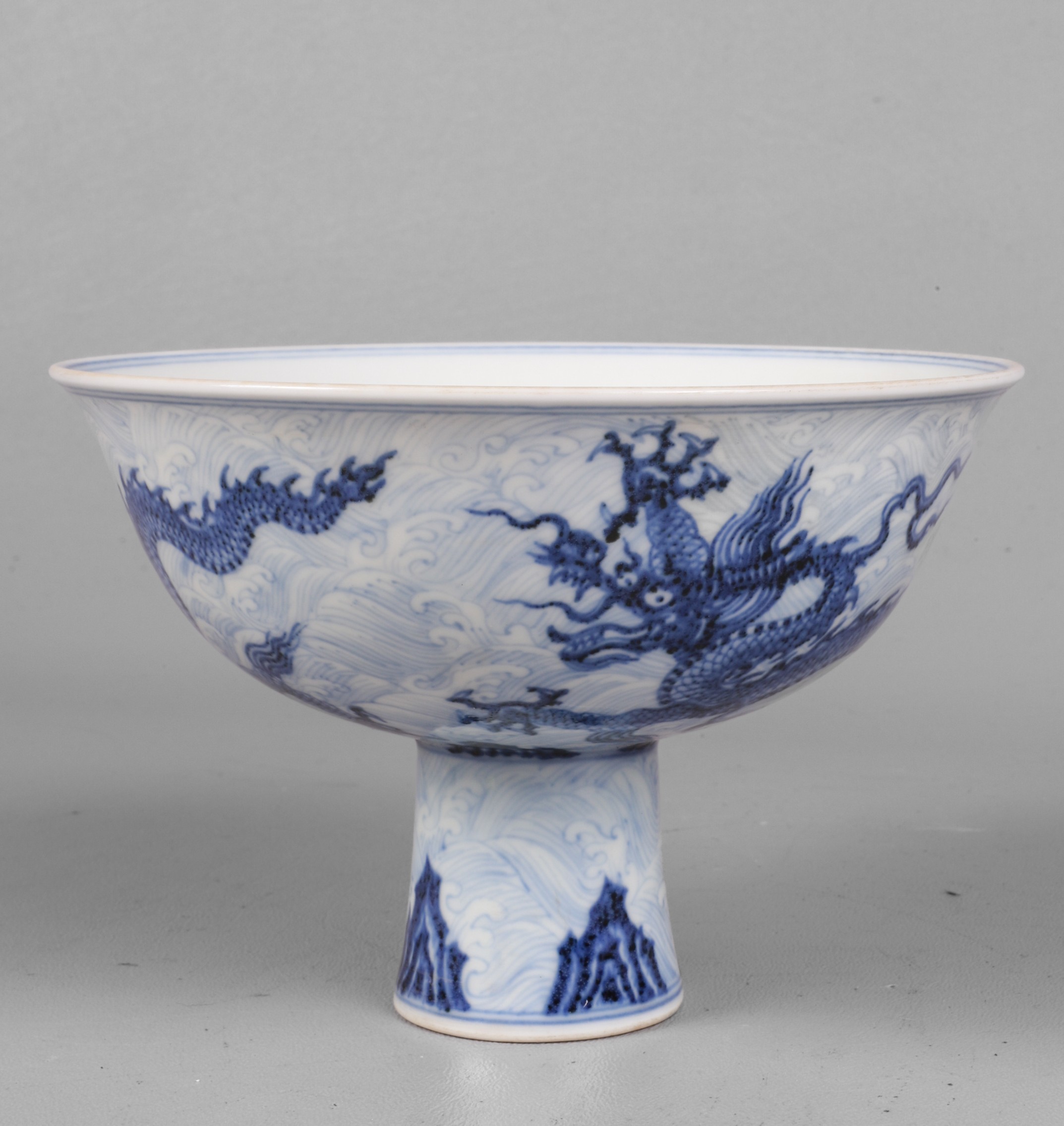 Chinese blue and white porcelain 3b5bfb
