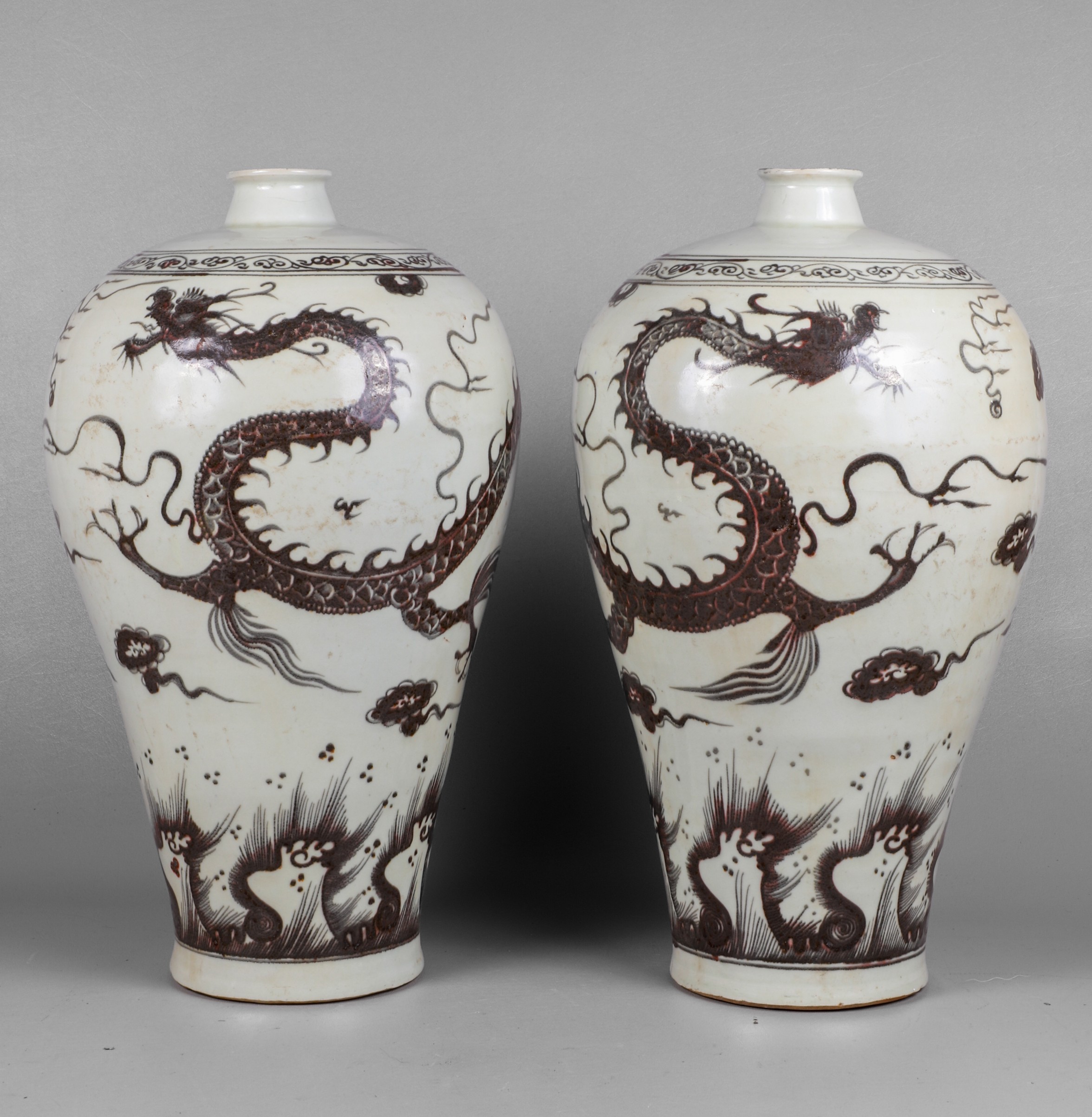 Pair of large Chinese porcelain 3b5c05