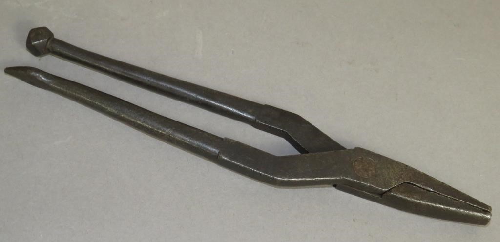 SMALL BLACKSMITH TONGS WITH DIAMOND