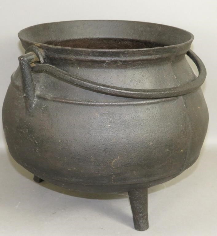 CAST IRON POTca 1750 New England 3b5caf