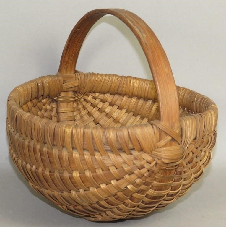 FINE MELON SHAPED HANDLED EGG BASKETca.