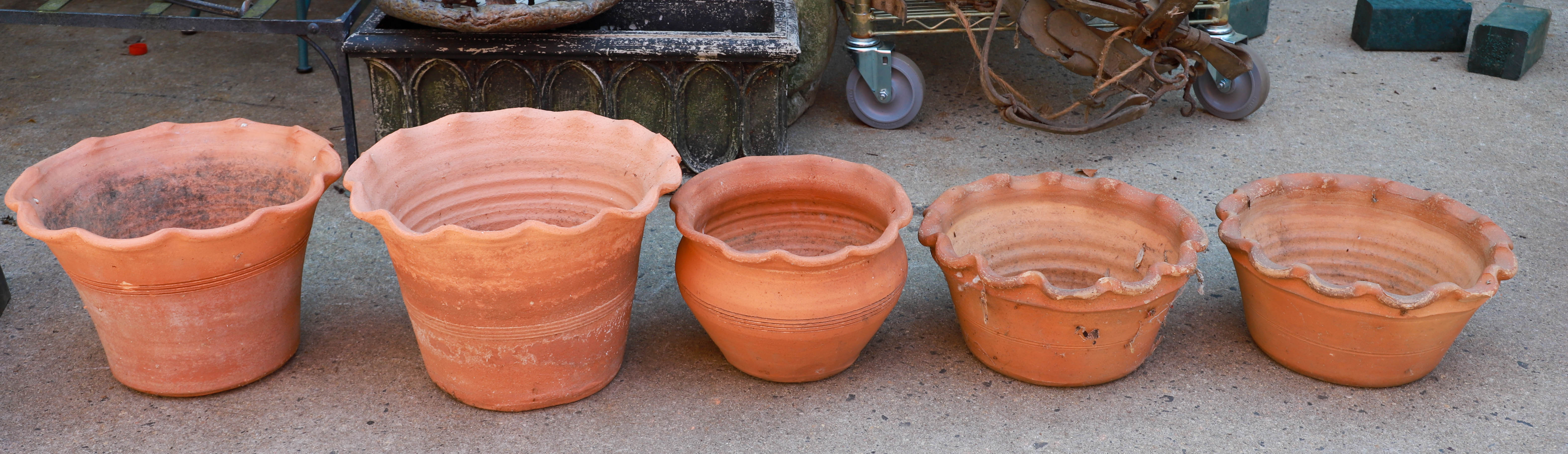 (5) Ribbon edged pottery planters,