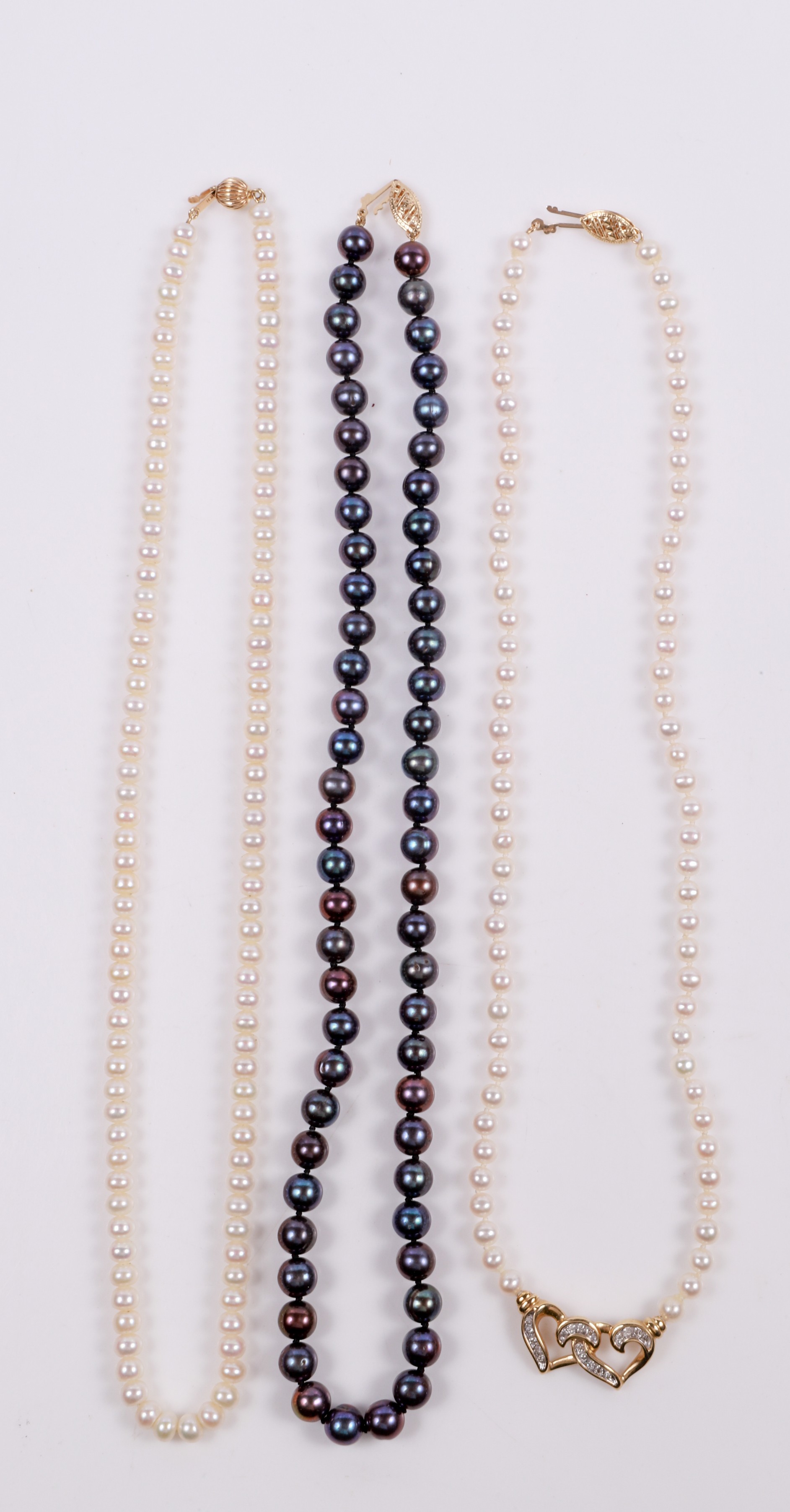  3 Group of pearl strands 1  3b601b