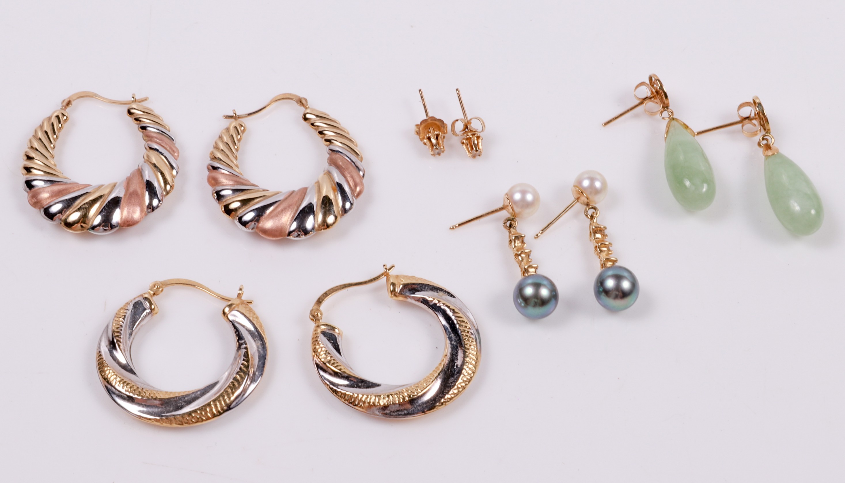 (5) Gold earrings pairs, (1) pair