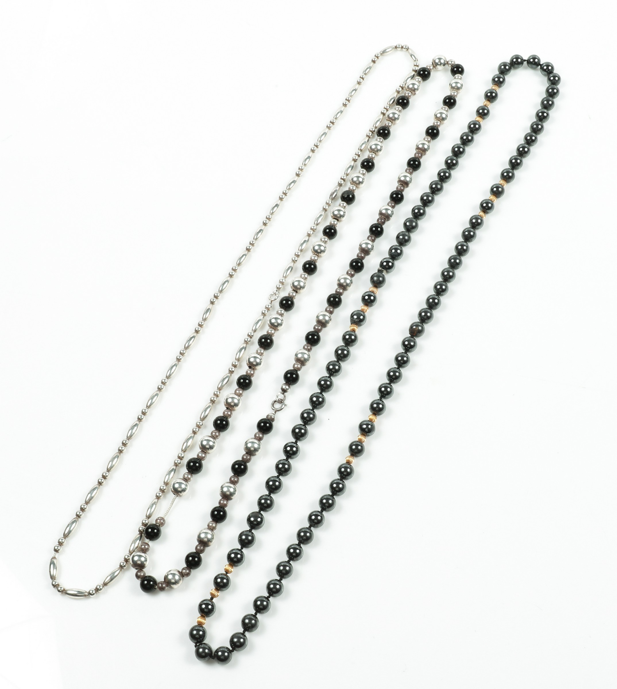  3 Beaded necklaces c o 1  3b6080