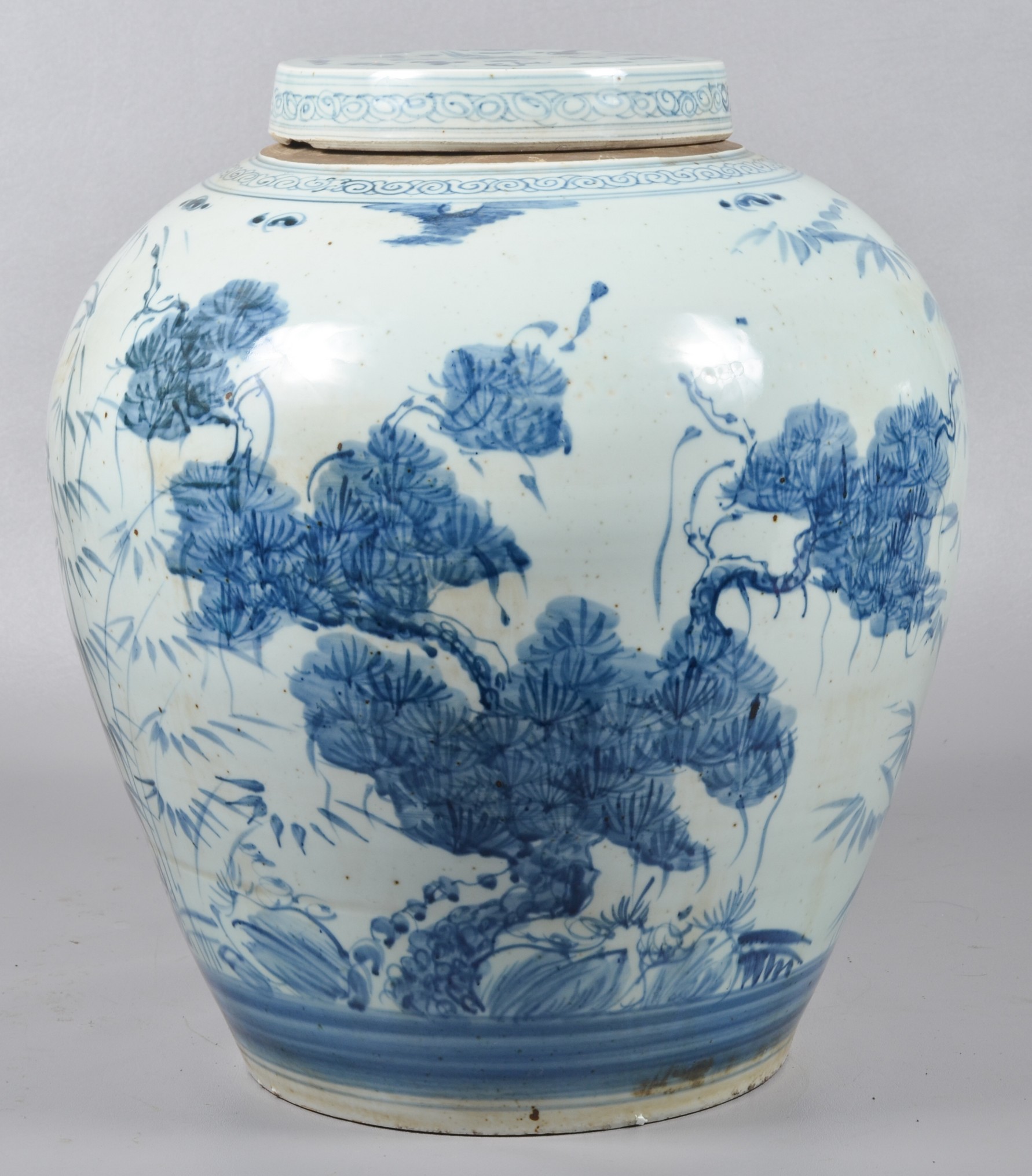 Qing Chinese Porcelain Lidded Jar  3b6255