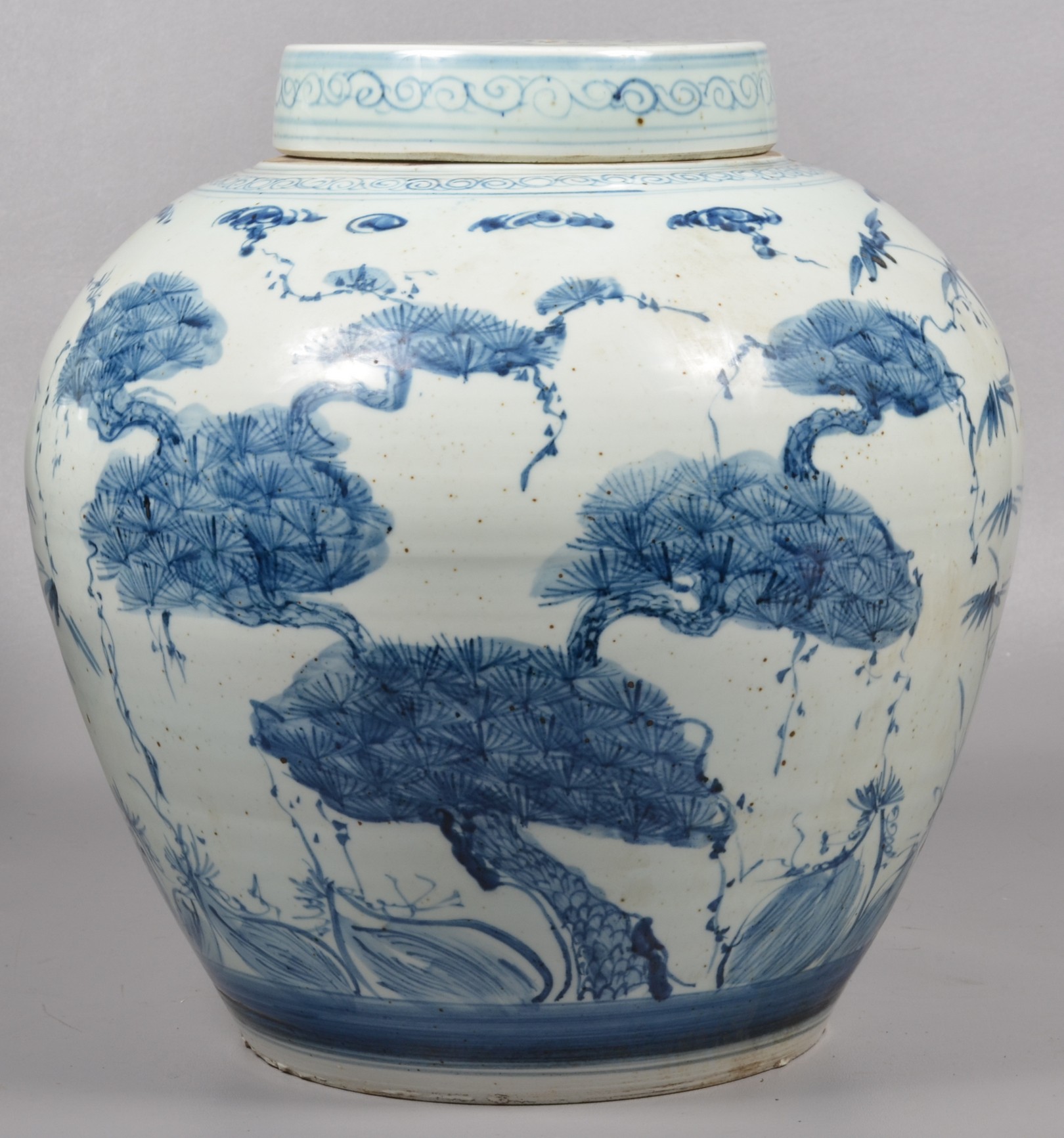 Qing Chinese Porcelain Lidded Jar  3b6256