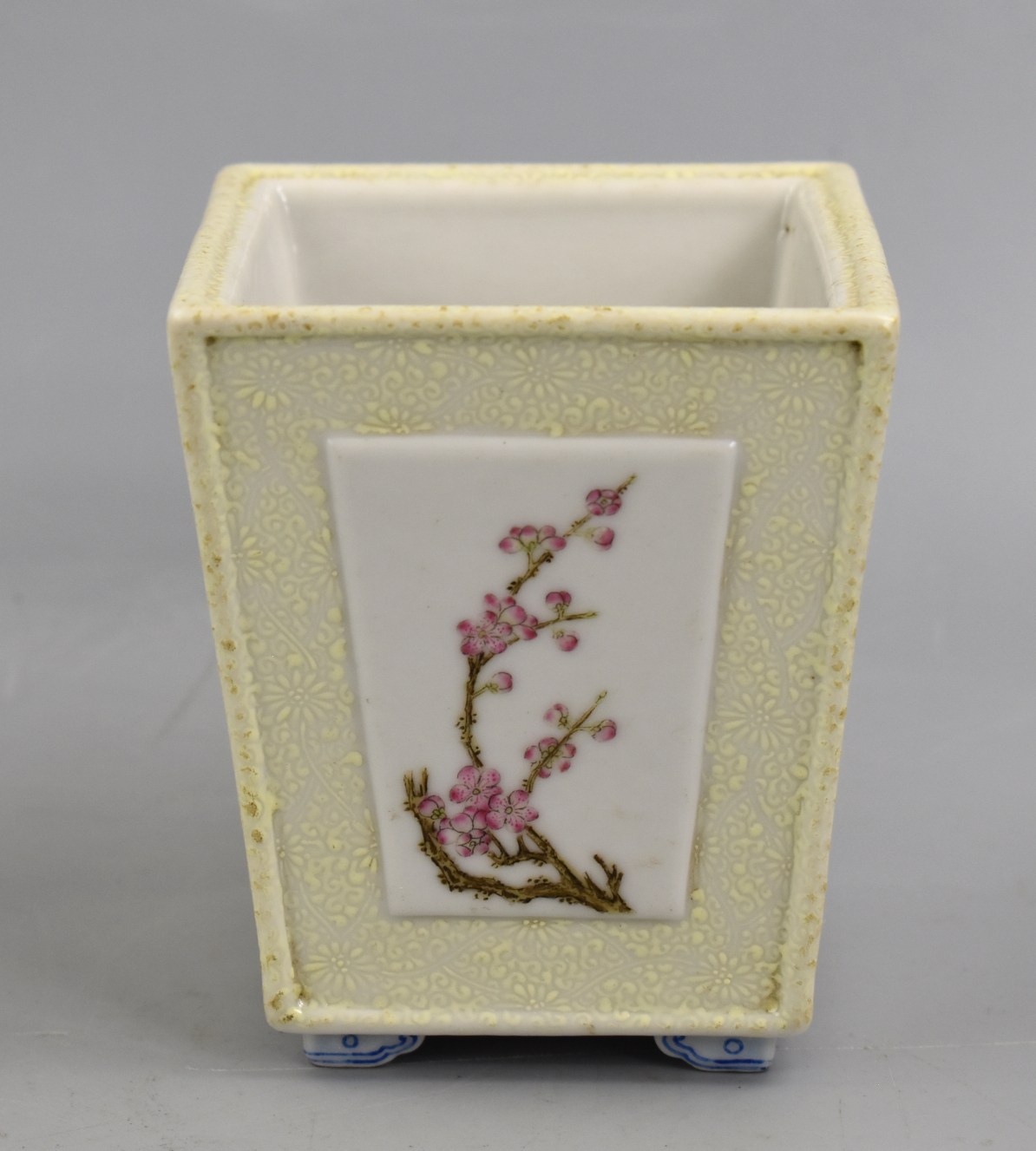 SMALL CHINESE FAMILLE ROSE PLANTER ,ROC