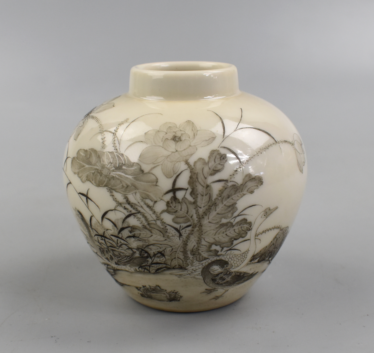 CHINESE PORCELAIN GRISAILLE WATER 3b6319