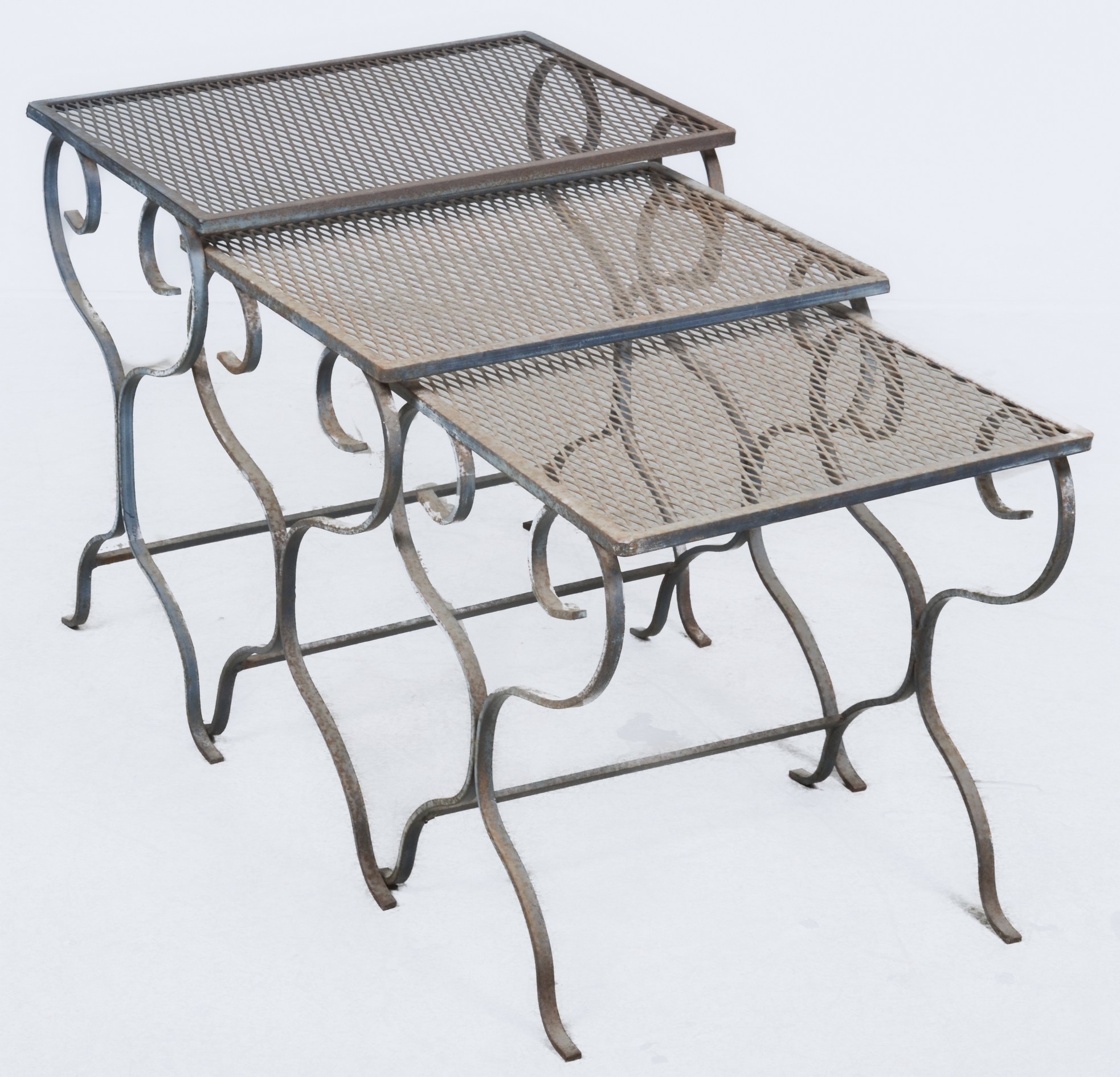 Set of Salterini nesting tables  3b6388