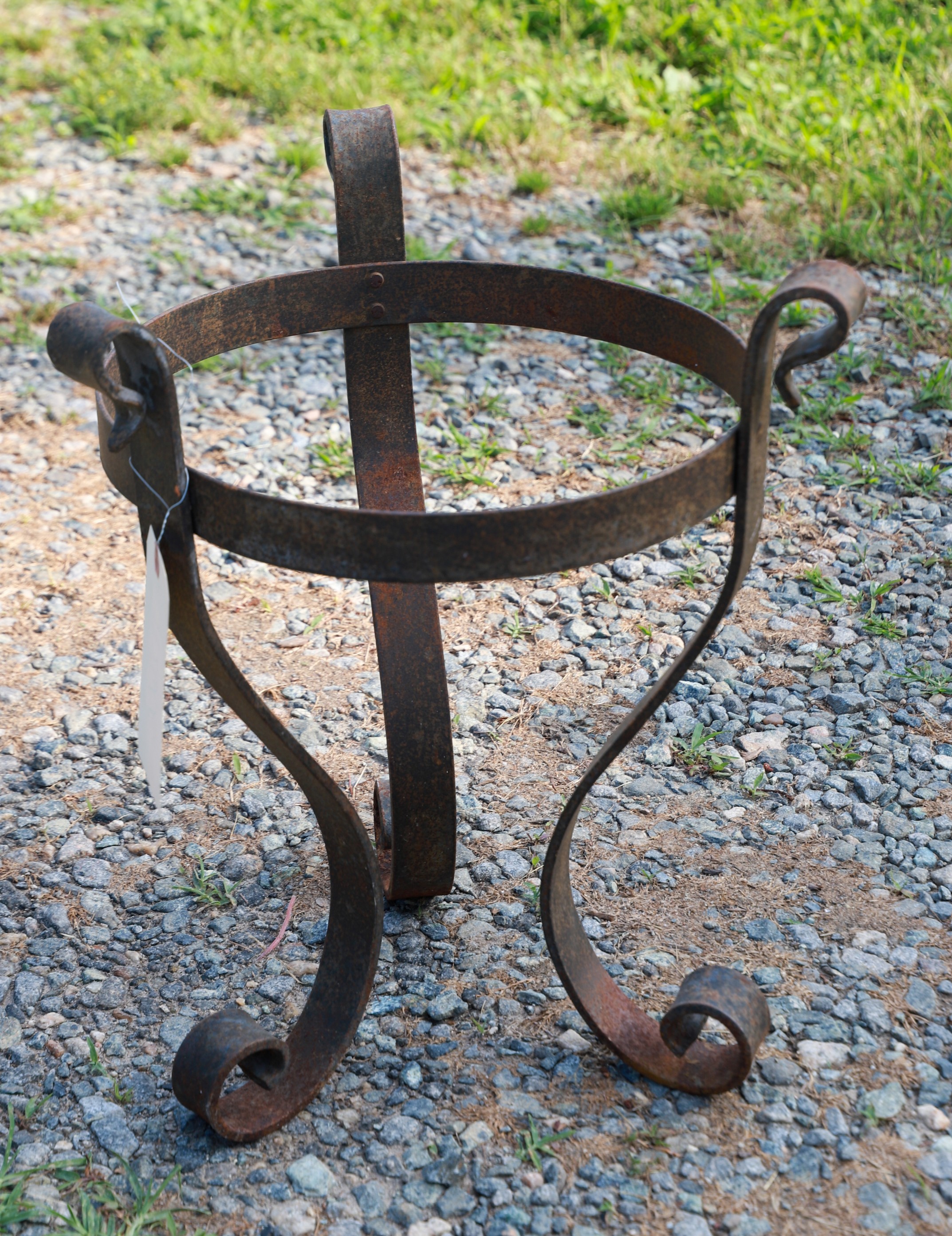 Iron scrolled plant stand 20 h 3b63c2