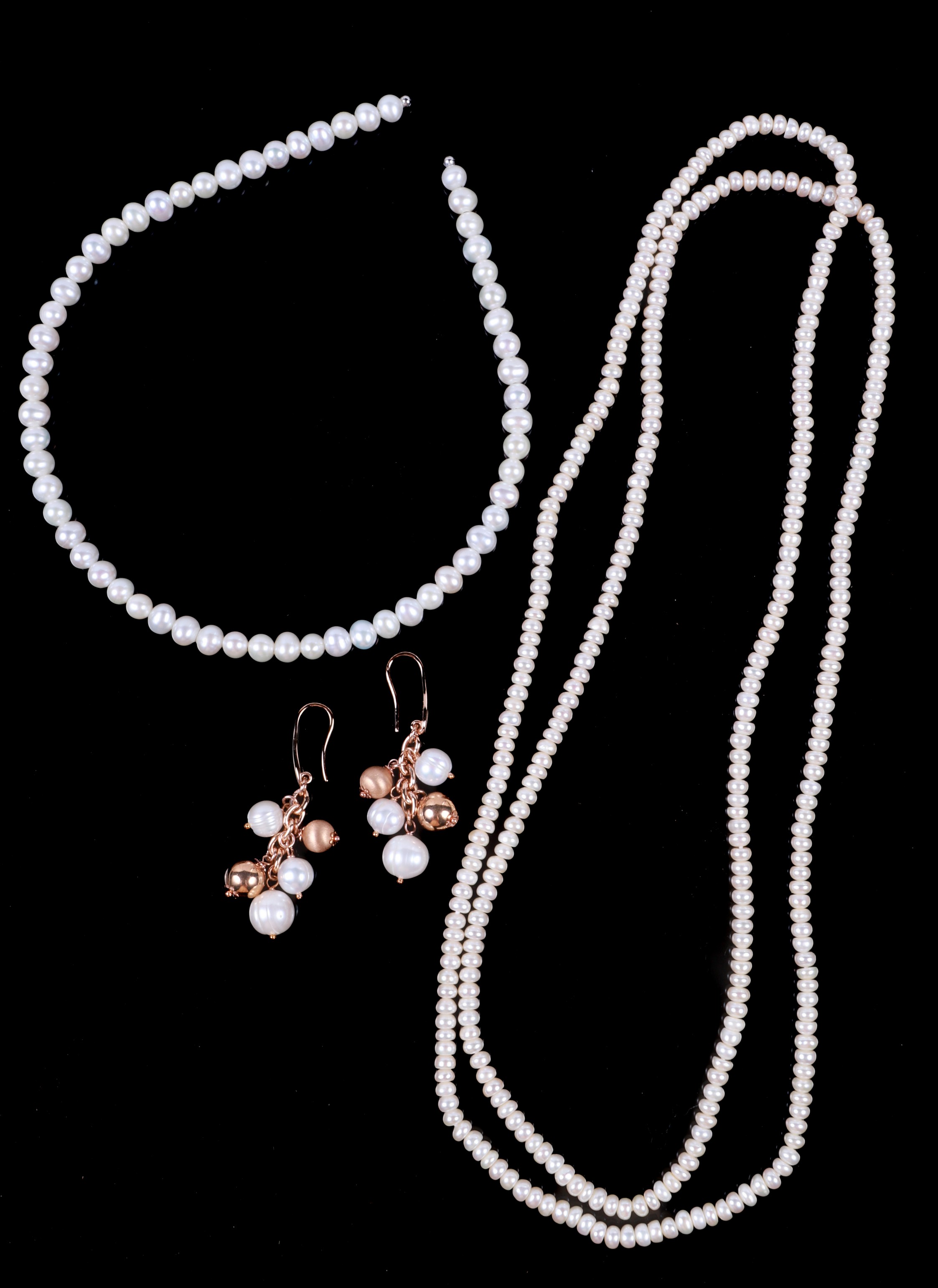 (3) Pearl necklace, earrings and