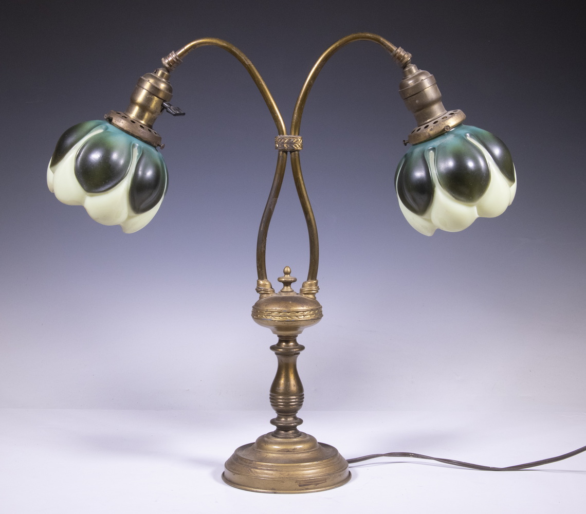 VINTAGE TABLE LAMP WITH GLASS SHADES