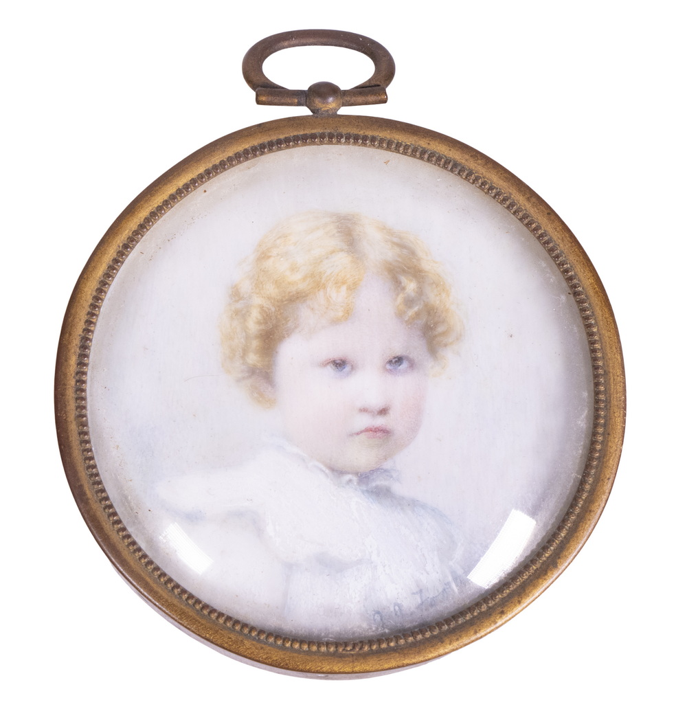 ROUND MINIATURE OF A LITTLE GIRL