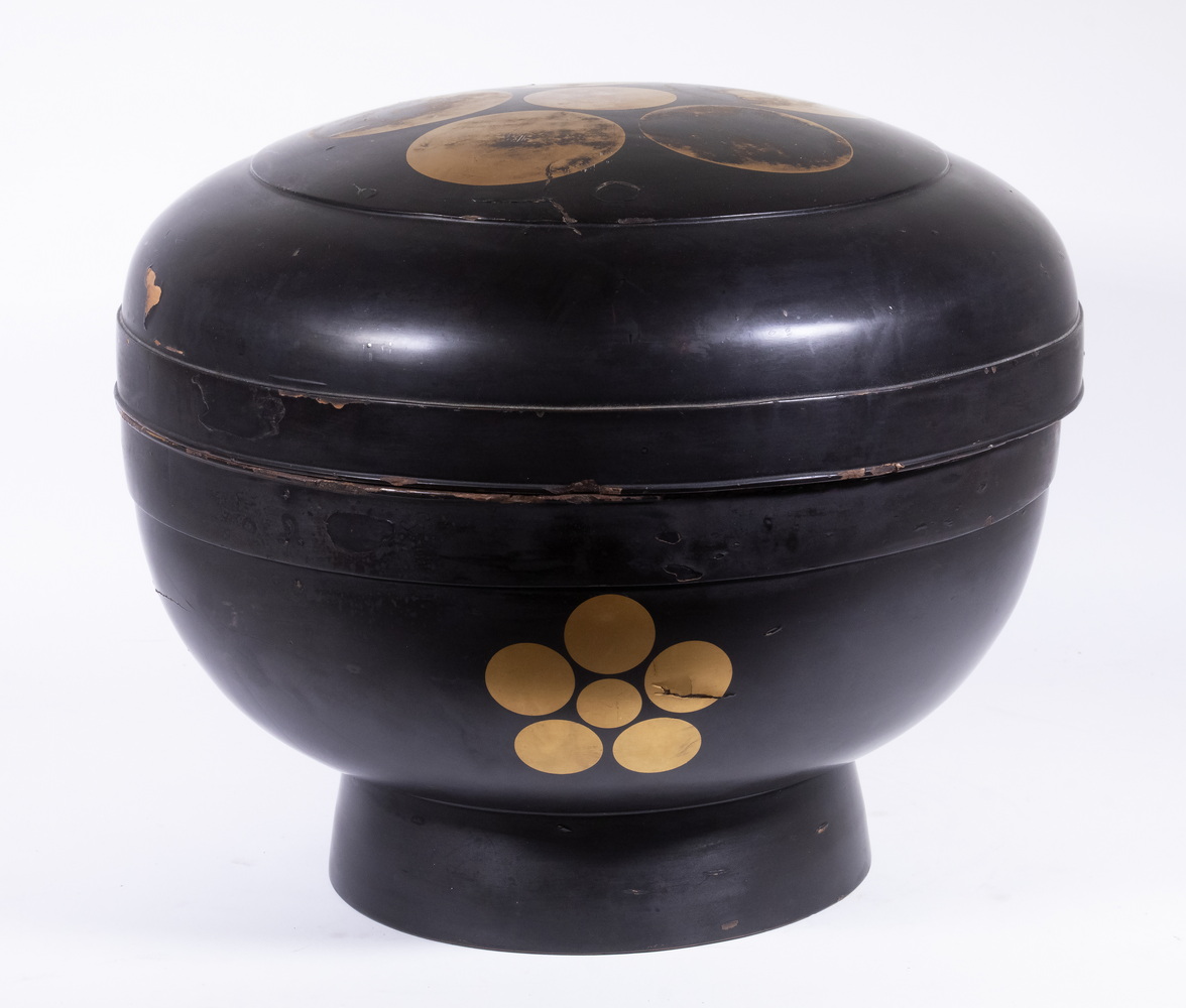 LARGE JAPANESE LACQUERED WOOD STORAGE