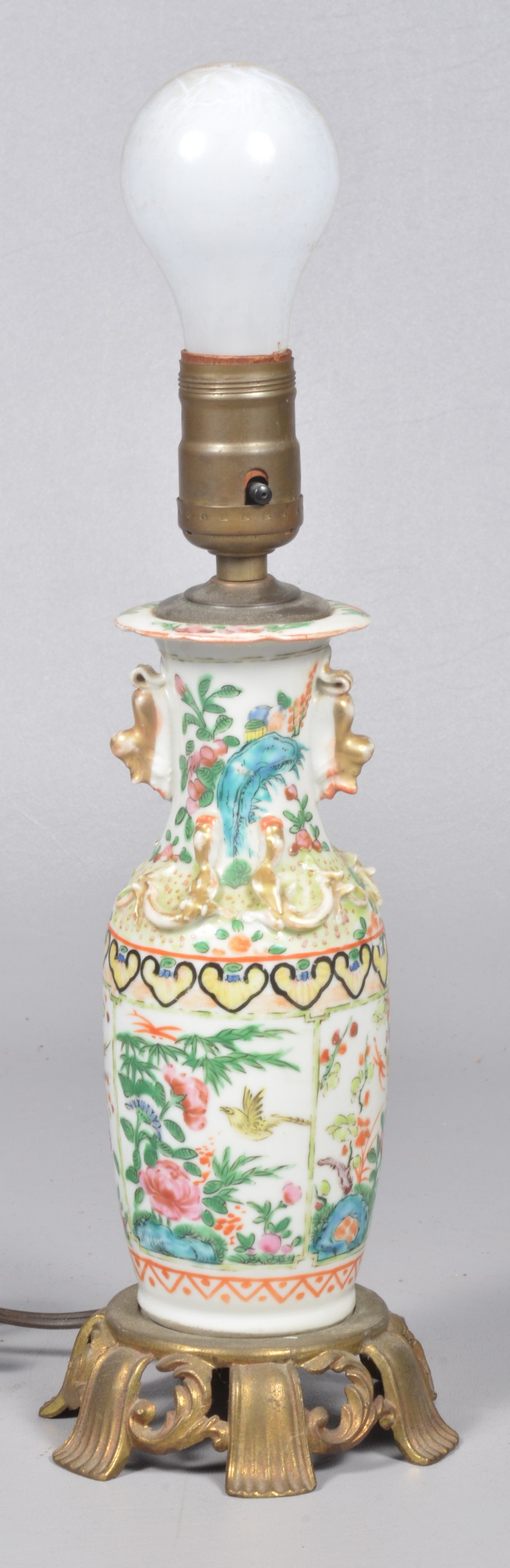 Chinese porcelain vase floral 3b6682