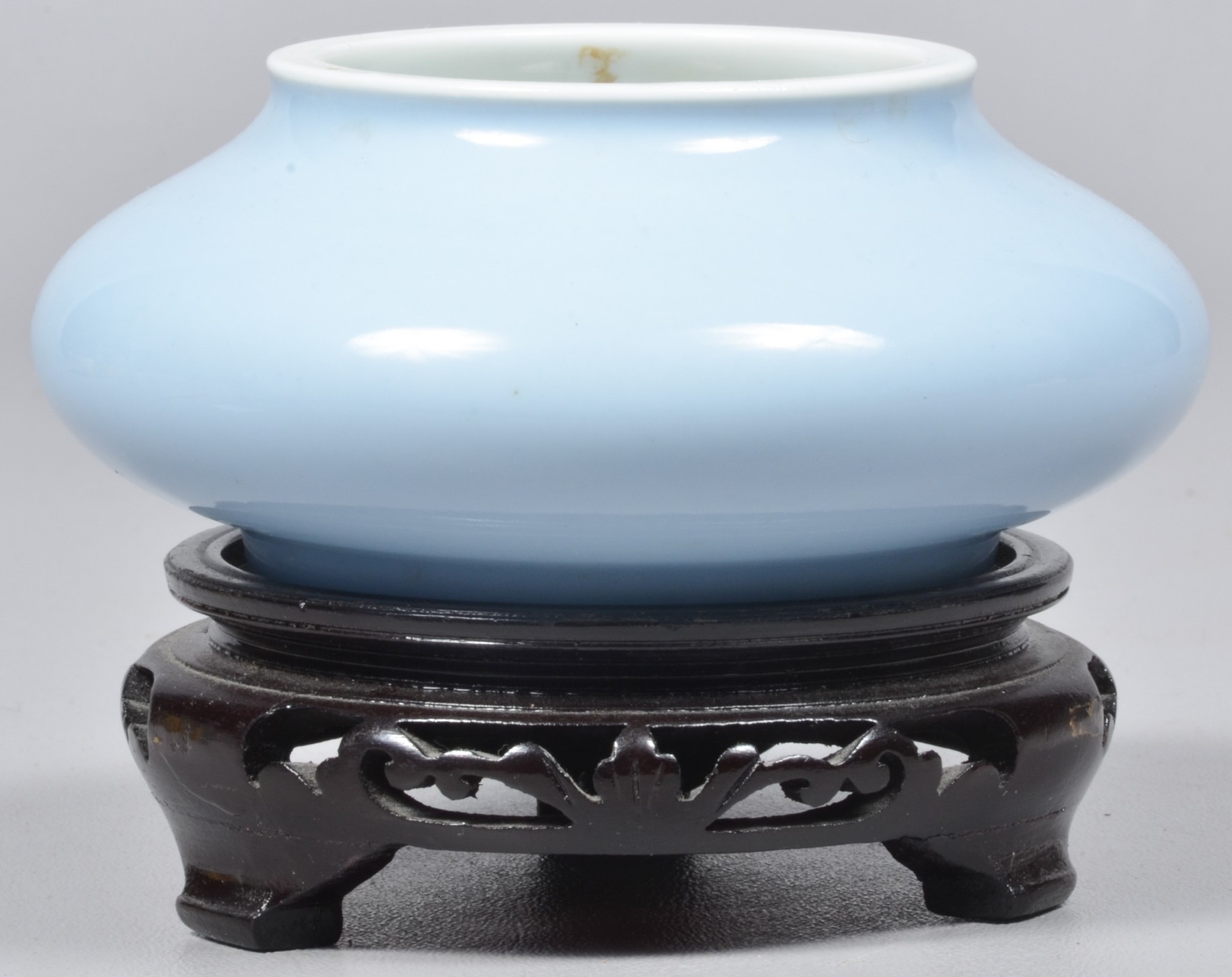 Chinese porcelain bowl light blue 3b667f