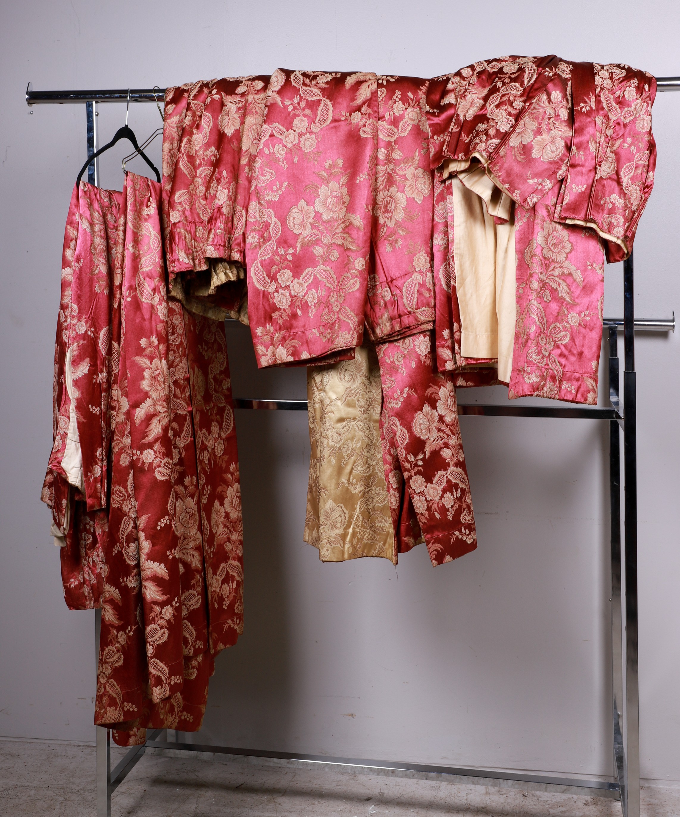 (14) Custom silk jacquard curtains