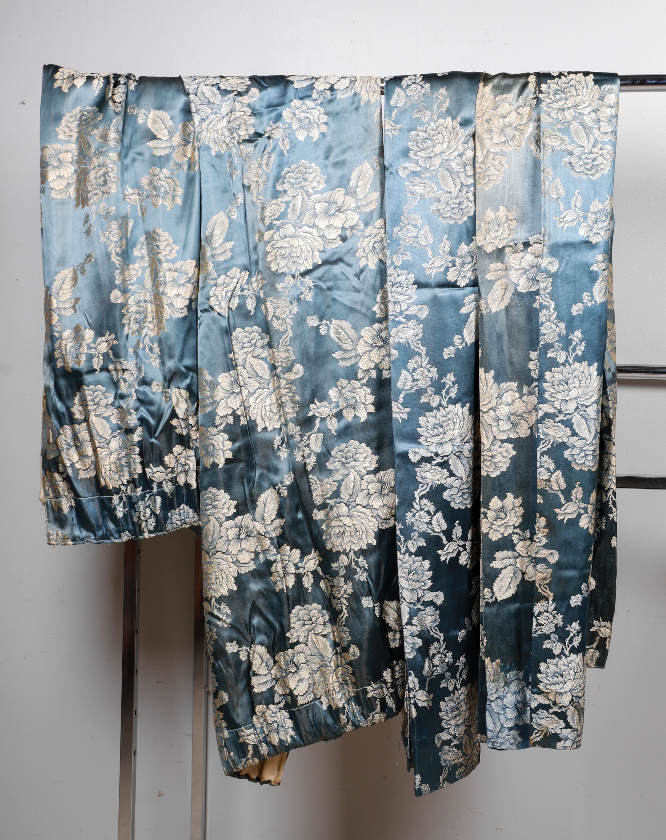 (4) Silk jacquard floral curtains, blue