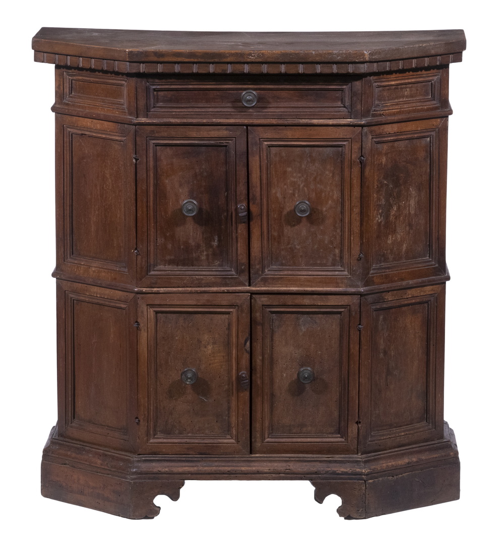 17TH C ITALIAN WALL CABINET Walnut 3b6792