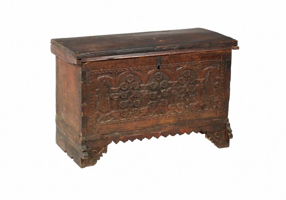 17TH C. CONTINENTAL SMALL WALNUT