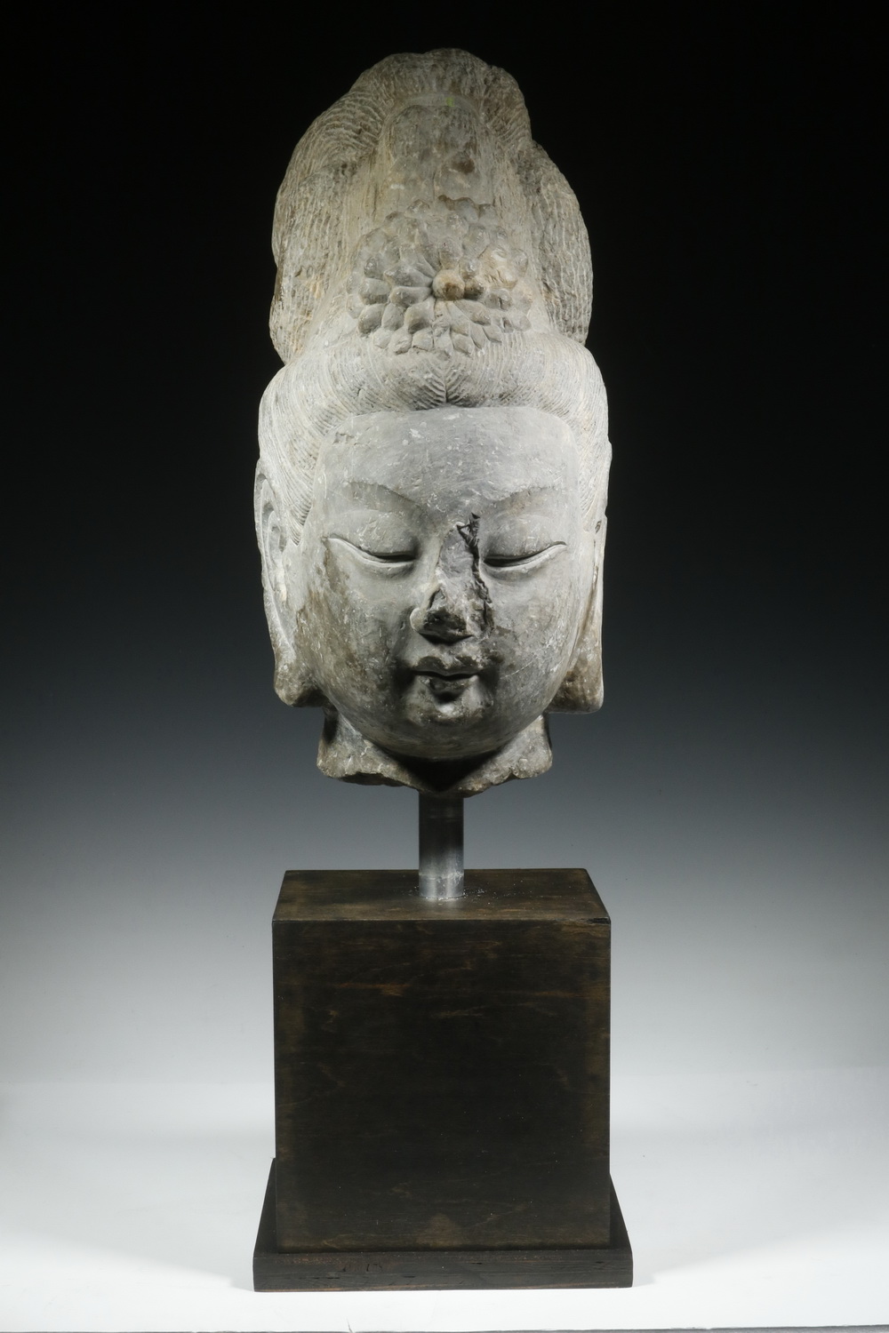 CHINESE STONE BUST OF THE FEMALE