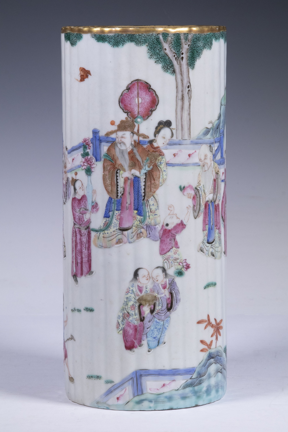 CHINESE FAMILLE ROSE VASE Late