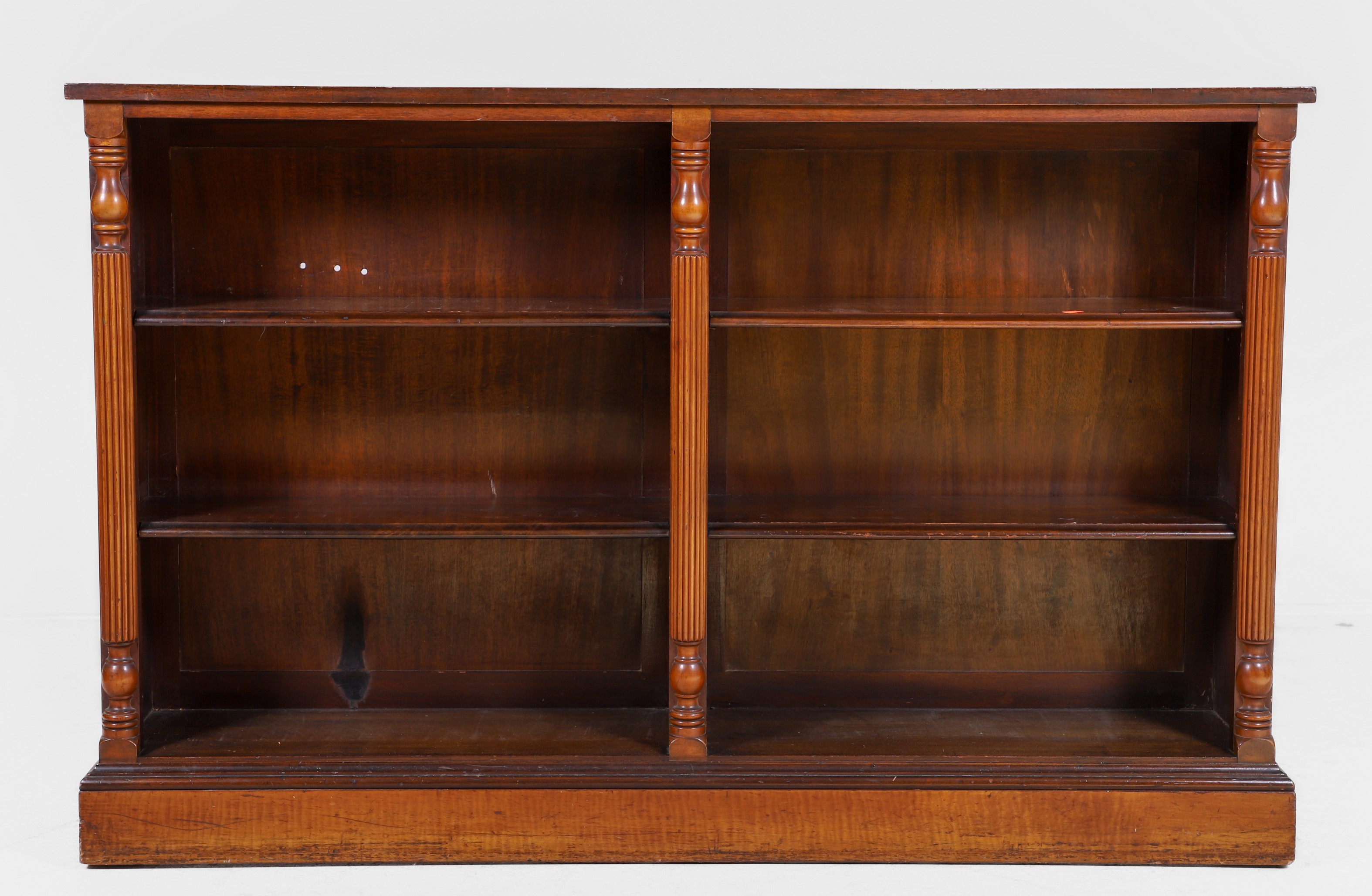 Mahogany open bookcase columned 3b682c