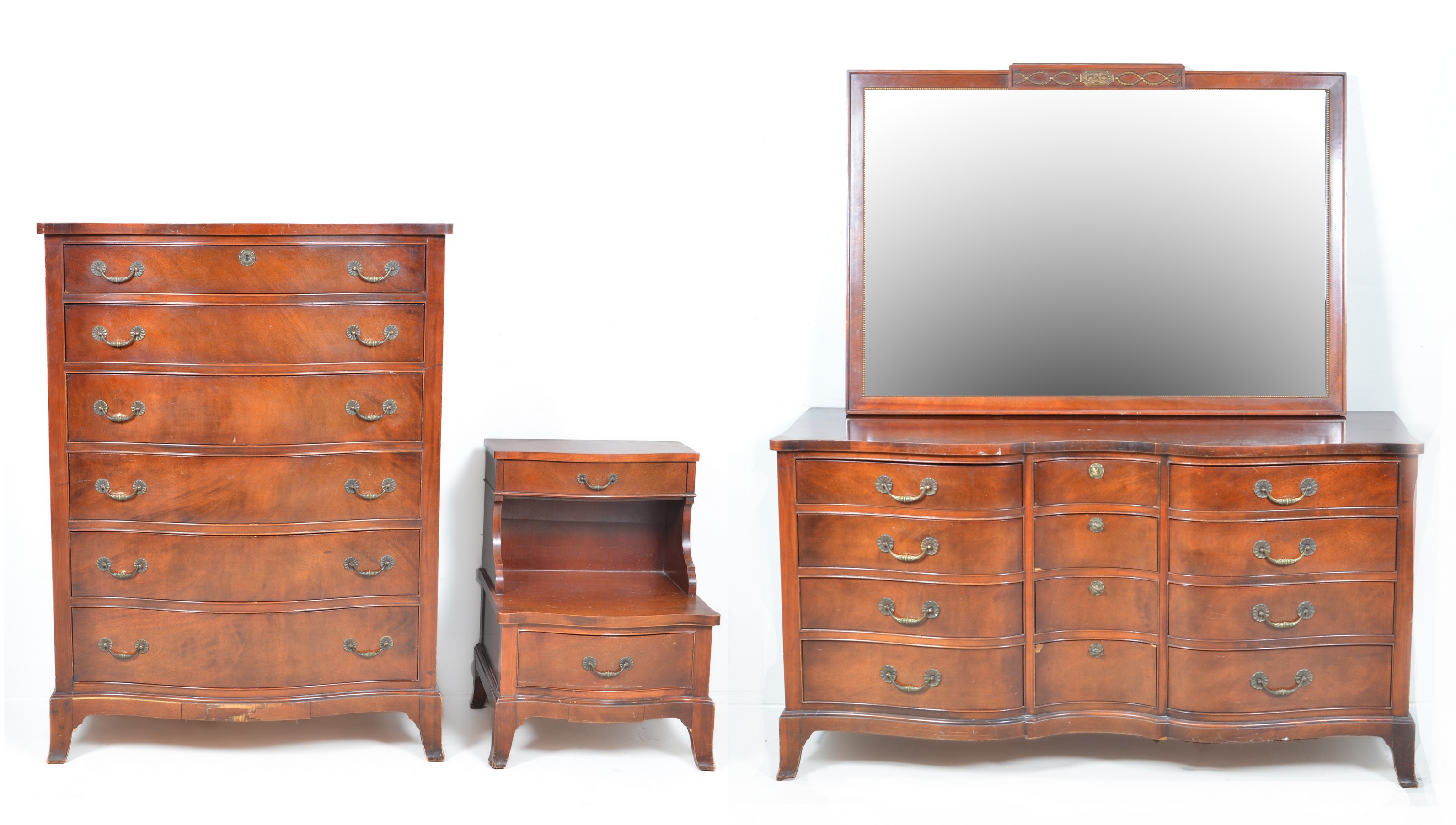 (4) pc Mahogany Serpentine bedroom set,