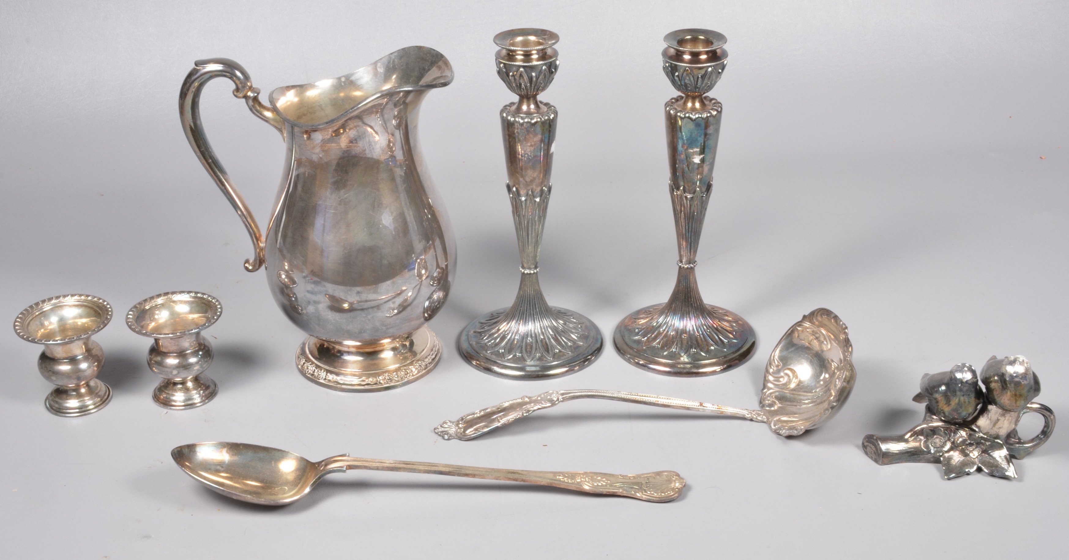 (8) Silverplate table items to
