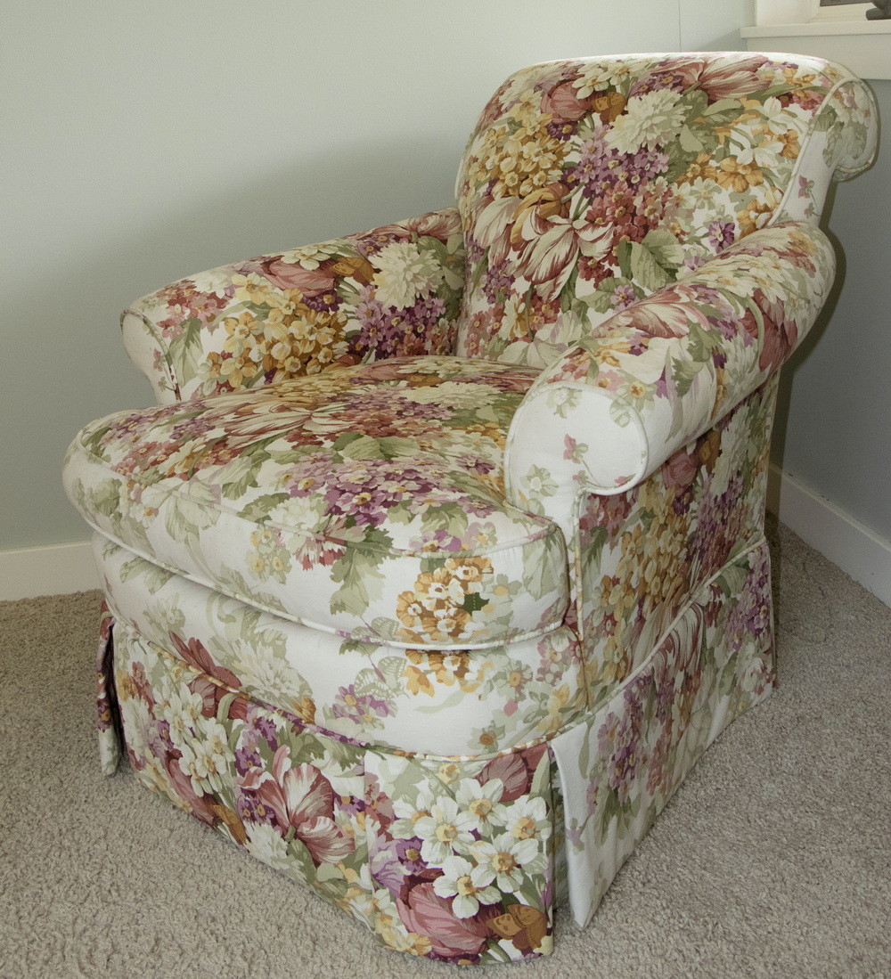 FLORAL UPHOLSTERED ARMCHAIR Arm
