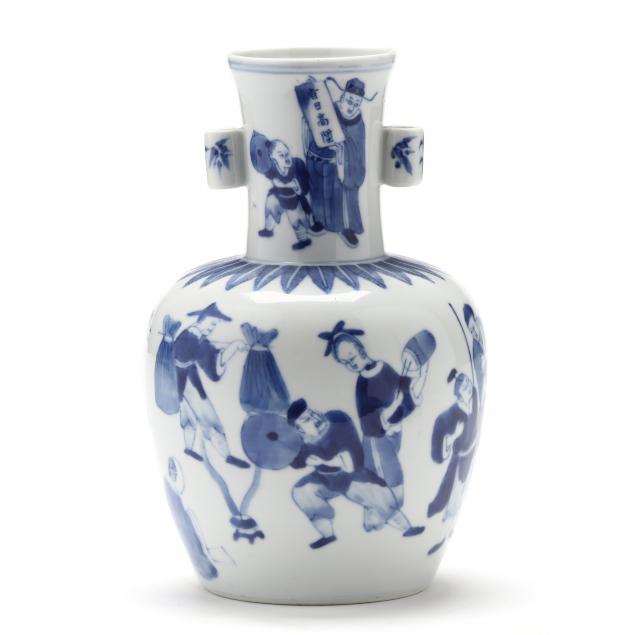 A CHINESE PORCELAIN BLUE AND WHITE